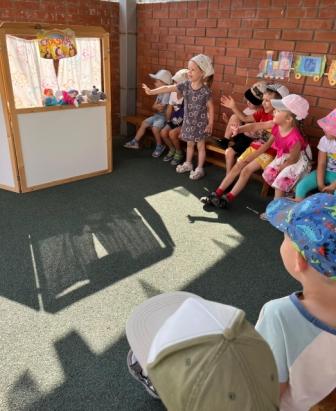 Театрализованное представление по мотивам русских народных сказок